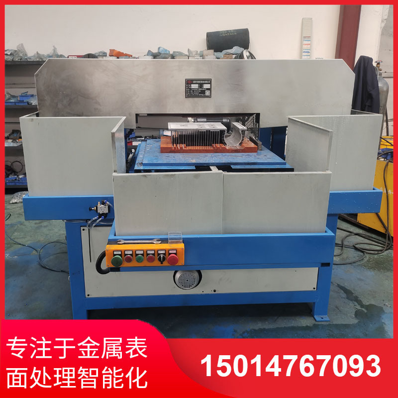 鋁(lv)材(cai)直(zhi)紋拉(la)絲機(ji)生(sheng)産供(gong)應(ying)